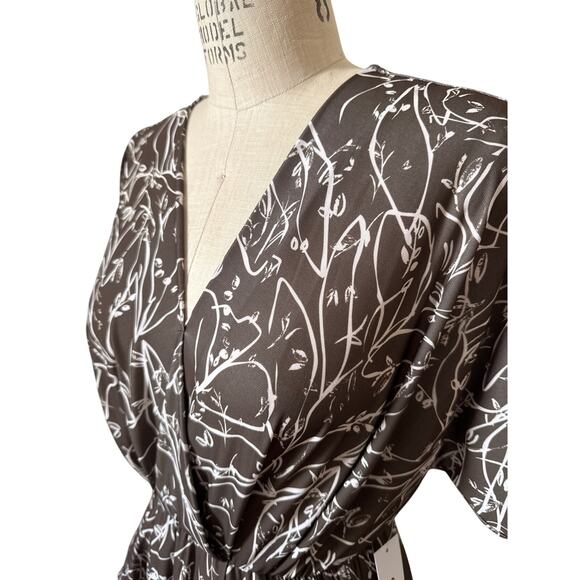 NWT GILLI Stretchy Taupe & White Print Midi Dress Size Small - Picture 2 of 6